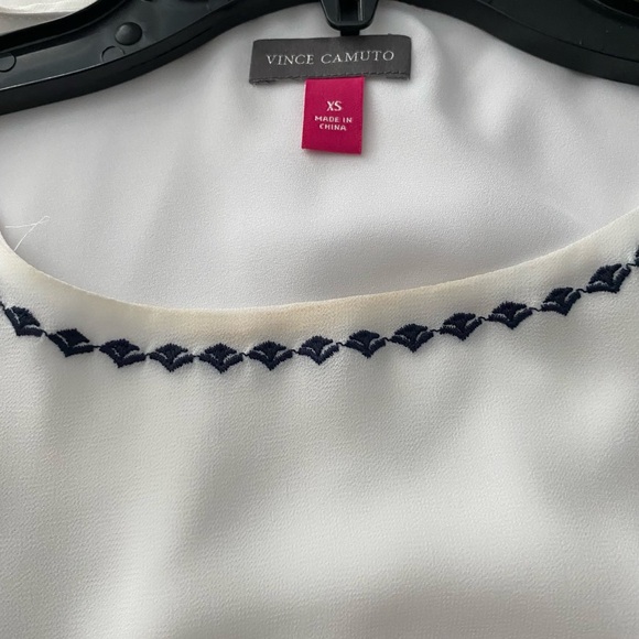 Vince Camuto silky embroidered top never worn - Picture 4 of 4